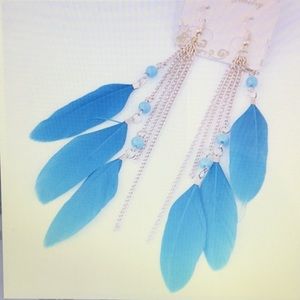 🆕EARRING:BOHEMIAN FASHION DANGLING FEATHER &CHAIN